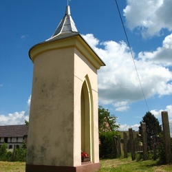 Rożniatów-ruiny kaplicy
