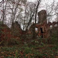 Kwietno-sztuczne ruiny